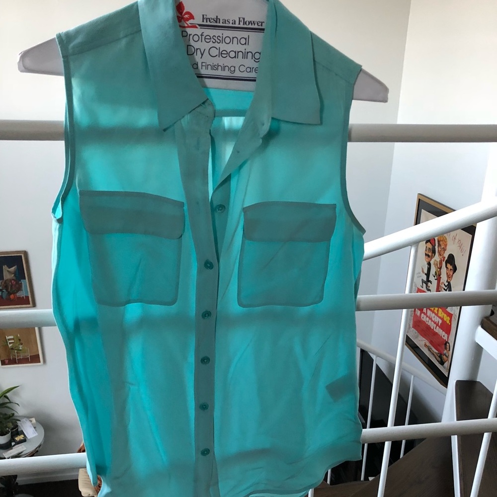 Equipment tank top